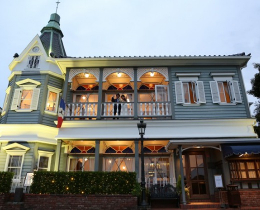 山手十番館ウエディング ハウス&ガーデン。アクセス・ロケーション。駐車場も用意されており、車で訪れるゲストも安心です