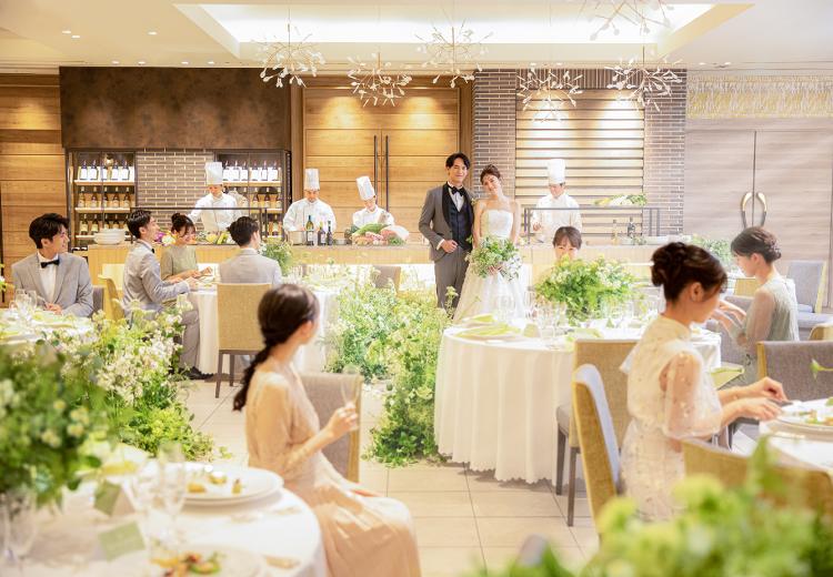 ホテルフランクス。披露宴会場。130名までの『ラテール』は、「食」にこだわった演出が可能