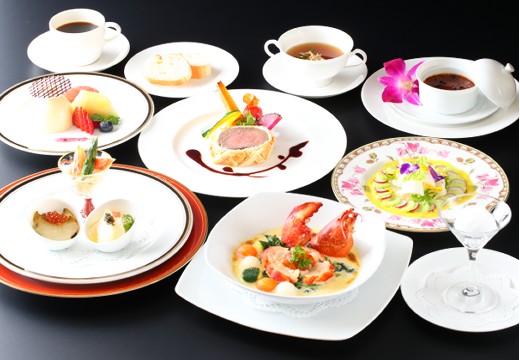 GOI GRAND HOTEL（五井グランドホテル）。料理は日本料理やフランス料理、中華料理、折衷料理から選択