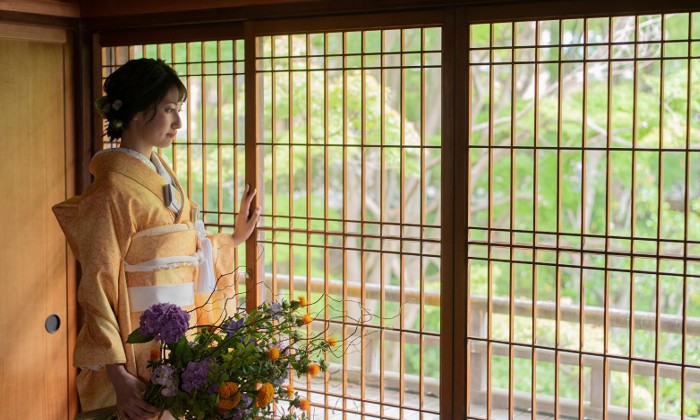 翠州亭(すいすてい)。演出・小物。青葉茂る木々を望める大広間など、写真撮影にぴったりのスポットが多数あります