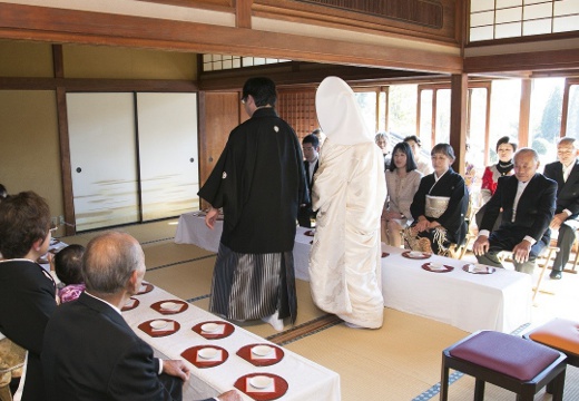 翠州亭(すいすてい)。挙式会場。最大42名のゲストに見守られながら、挙式を執り行えます