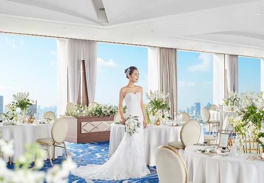 小さな結婚式 千葉店。披露宴会場。最大168名のゲストを招待できる『イル・ミラマーレ』