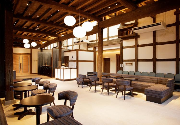 佐原商家町ホテル NIPPONIA(佐原商家町ホテル ニッポニア)。披露宴会場。披露宴前にゲストがゆったりと寛げる専用ラウンジも完備