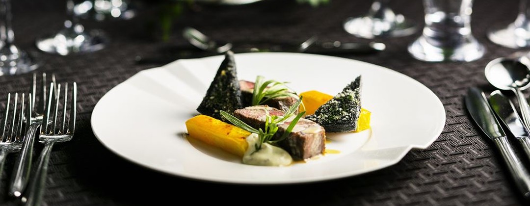 ベルヴィ 大宮サンパレス/GLANZ(グランツ)。料理。産地直送の食材を使った料理は、素材の旬が感じられる内容。コースのほか、ビュッフェ形式など数種類から選ぶことができます