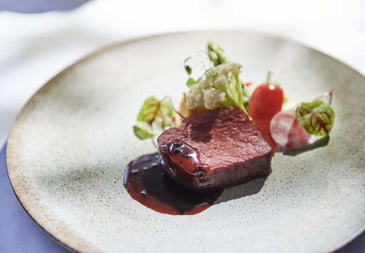 NEXT Style WEDDING OMIYA(ネクストスタイル ウェディング オオミヤ)。料理。素材の良さを引き出した豊かな味わいに、思わず笑みがこぼれます