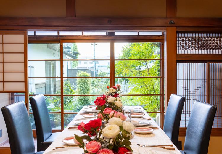 NIPPONIA 秩父 門前町（ニッポニア 秩父 門前町）。披露宴会場。人数に合わせて庭園を望む和の部屋も案内可能です