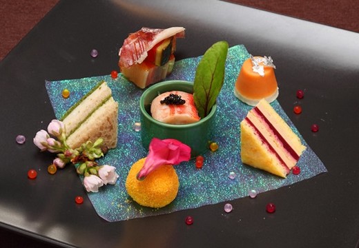 ホテルメトロポリタン長野。料理。彩り鮮やかな前菜。盛り付けにもシェフのセンスが光ります