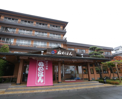 布半(ぬのはん)。アクセス・ロケーション。有名な歌人や作家も愛した旅館で、和やかな結婚式を行えます