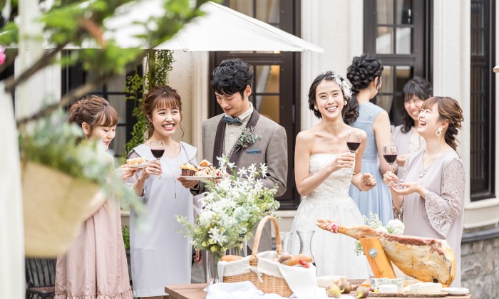 フェリスクレール。演出・小物。開放的なガーデンも自由に活用。人気のデザートビュッフェも叶います