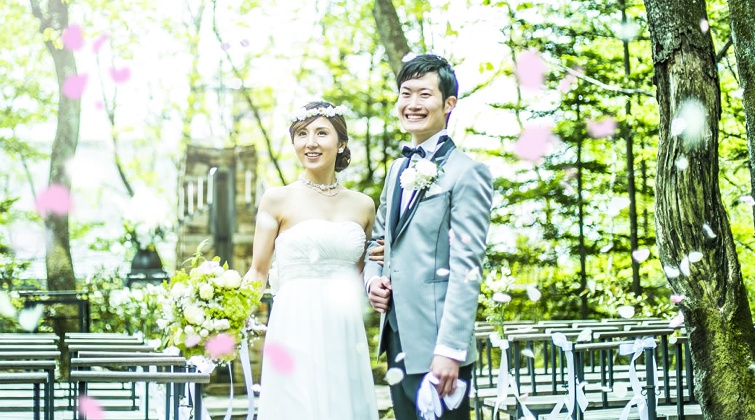 グランドエクシブ軽井沢。軽井沢の美しい自然を存分に楽しめる『ガーデンチャペル』。風や木漏れ日が心地良い、開放的な空間が広がります
