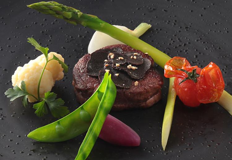 上田東急REIホテル。料理。新郎新婦だけのオリジナルメニューにも対応可能です