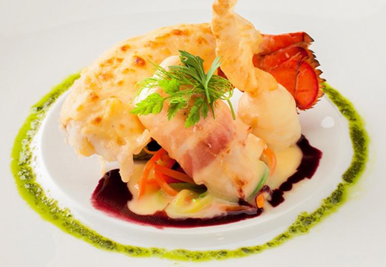 Angerobe Journée(アンジェローブ ジェルネ)。料理。思わずカメラを向けたくなる美しい彩りにも注目が集まります