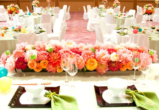 深志神社 梅風閣。披露宴会場。お花やテーブルコーディネートで理想の結婚式にアレンジ可能