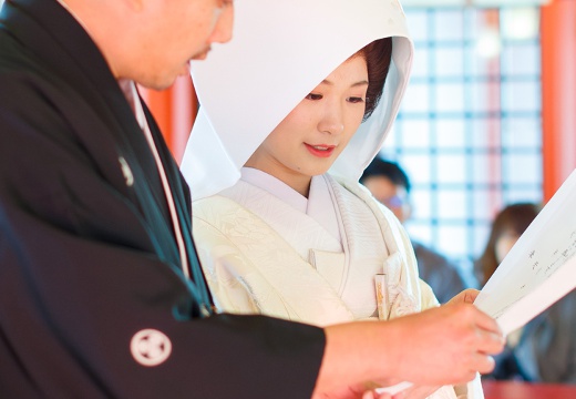 深志神社 梅風閣。挙式会場。共に助け合いながら人生を歩む決意を述べる誓詞奏上の儀式