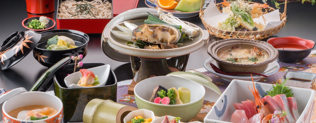 善光寺 本坊 大勧進。料理。匠の技と鋭敏な感性を活かした会席料理。幅広い世代に喜ばれる逸品は、ハレの日のもてなしにぴったりです