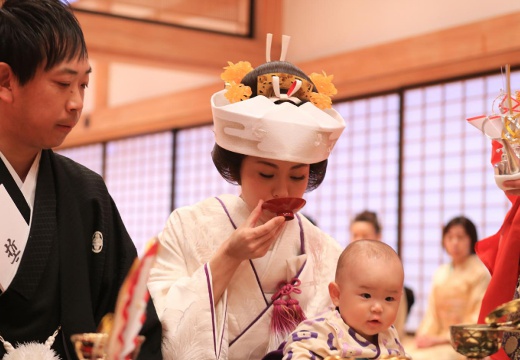 善光寺 本坊 大勧進。挙式会場。「寿盃之儀」などの儀式を通じて、ふたりは夫婦となります