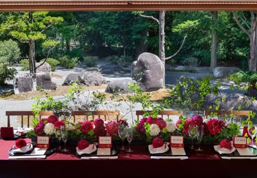 長野縣護國神社。披露宴会場。美しい枯山水の日本庭園を眺めながら、優雅な一日を過ごせます