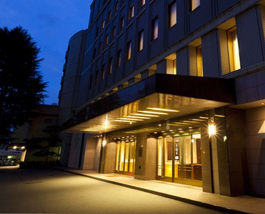 THE SAIHOKUKAN HOTEL（長野ホテル 犀北館）。アクセス・ロケーション。駐車場も完備しているので、車で来館するゲストも安心