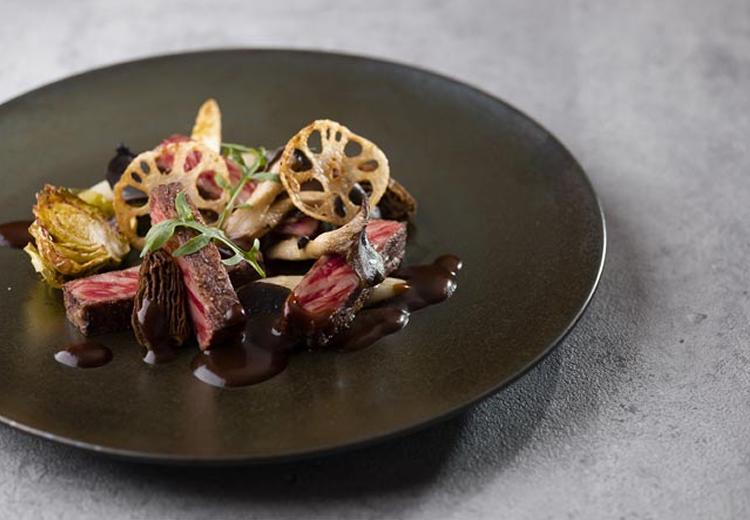 THE SAIHOKUKAN HOTEL(長野ホテル 犀北館)。料理。良質な素材とこだわりのソースによって完成する一皿