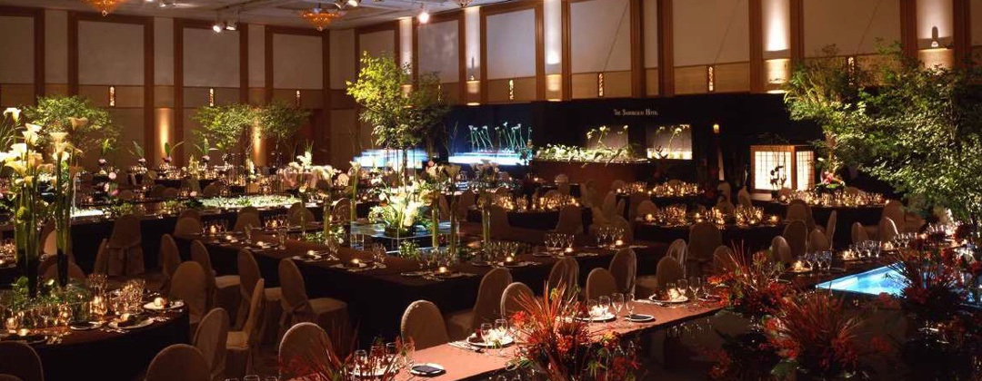 THE SAIHOKUKAN HOTEL(長野ホテル 犀北館)。披露宴会場。日本を代表する晩餐会やパーティーが行われてきた『グランドボールルーム』。東西に分割して利用することも可能