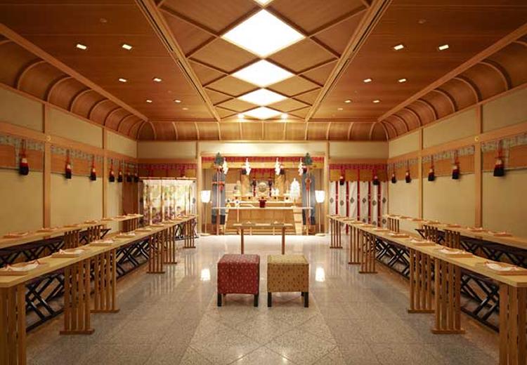 THE SAIHOKUKAN HOTEL(長野ホテル 犀北館)。挙式会場。厳粛な雰囲気に包まれる、貴賓室を復元建築した神殿『菊の間』