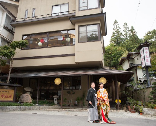 中松屋旅館。アクセス・ロケーション。温泉街の老舗旅館を舞台に、ゲストと語らいを楽しめます