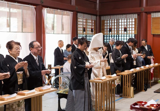 中松屋旅館。挙式会場。『生島足島神社』での挙式には、両家合わせて40名まで参列可能