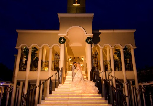 誓いの丘 イストアール。挙式会場。夜はライトアップされ、幻想的な雰囲気を楽しめます