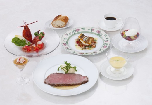 河口湖音楽と森の美術館。料理。熱いものは熱いうちに、出来立てをタイミングよくサーブ
