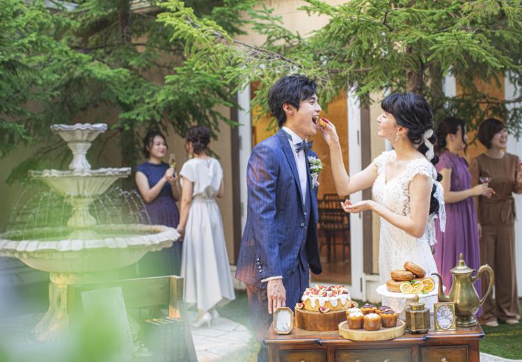 プライベートガーデンWedding La partir（ラ パルティール）。料理。開放的なガーデンで楽しむデザートビュッフェはゲストに大人気