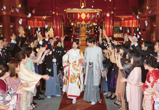 迎賓館TOKIWA（迎賓館トキワ）。挙式会場。お祓いをした折り鶴でゲストが二人を祝福する、折り鶴シャワー