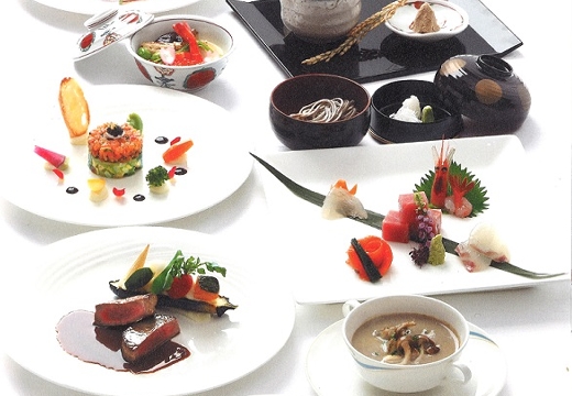 NASPA NEW OTANI(ナスパニューオータニ)。料理。幅広い世代のゲストに喜ばれる和洋折衷料理のコース