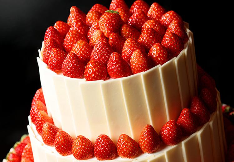 ANAクラウンプラザホテル新潟。料理。専属パティシエが作る美しいウェディングケーキ