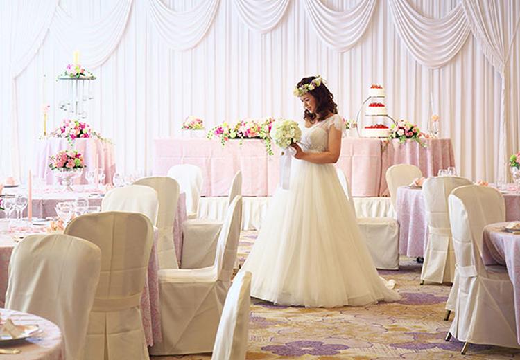 ANAクラウンプラザホテル新潟。披露宴会場。和洋どちらのコーディネートも似合う『芙蓉』は150名まで