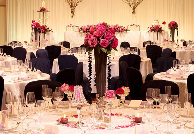 ANAクラウンプラザホテル新潟。披露宴会場。200名までの『飛翔』はホテルならではの上質感漂う会場