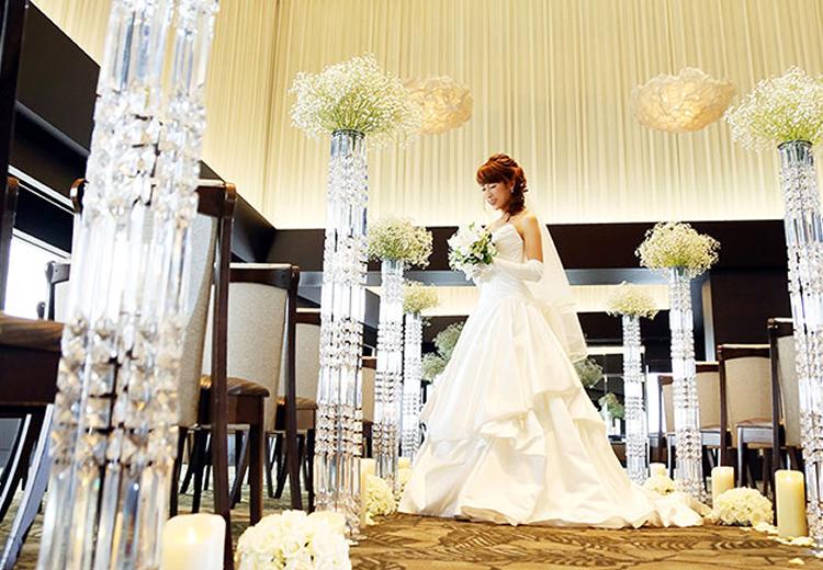 ANAクラウンプラザホテル新潟。挙式会場。地上60mの景色を眺めながら挙式が叶う『スカイチャペル』