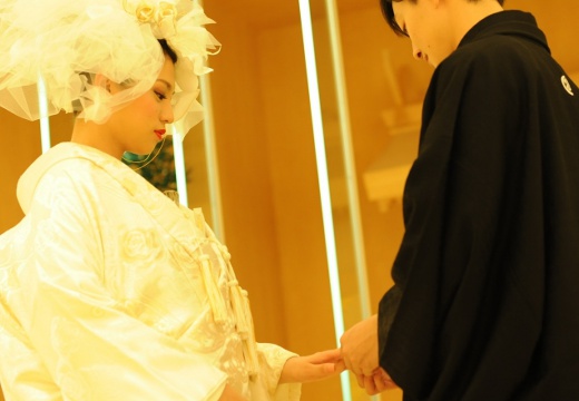 Geo World VIP(ジオ・ワールド ビップ)。挙式会場。厳かで神秘的な空間が、花嫁の美しさを引き立たせます