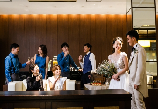 UOSHIN(ウオシン)。披露宴会場。モダンで上質な雰囲気のロビーではウェルカムパーティーも可能