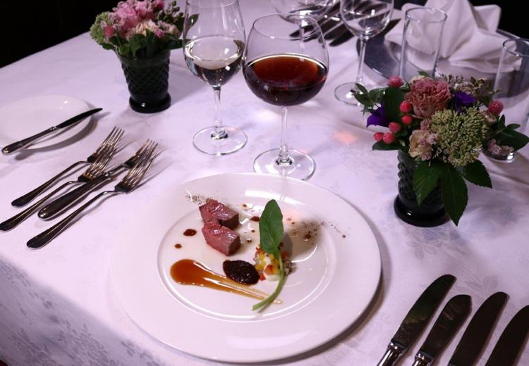 Quatre-Vingts(キャトル・ヴァン)。本場のフランス料理を味わいながら過ごす特別なひととき
