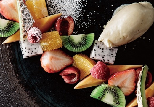 新潟グランドホテル。料理。婚礼にふさわしい華やかなデザートもゲストから好評です