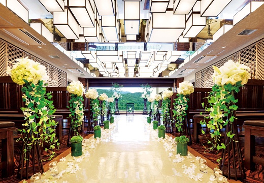 Japanese Resort Wedding SENKEI＆KAHOU（ジャパニーズ リゾート ウェディング センケイ＆カホウ／ホテル泉慶・華鳳）。挙式会場。人前式と神前式に対応する『縁』は、80名まで収容できます