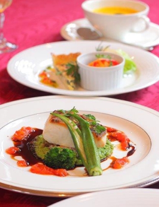 ザ レストランスワンレイク