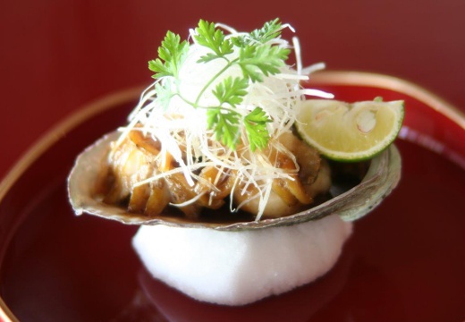 髙志の宿 髙島屋。料理。地元・新潟の新鮮な食材も積極的に使われています