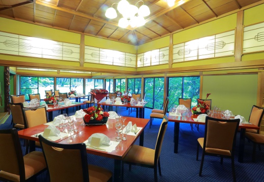 髙志の宿 髙島屋。披露宴会場。260年の歴史があり、日本の伝統美が至るところに感じられます