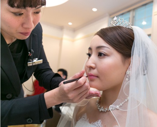 CHEZ TOYA(シェ・トヤ)。スタッフ。パーティーの主役の美しさを引き出してくれるヘアメイクスタッフ
