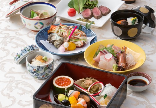 ANAクラウンプラザホテル富山。料理。季節の素材を使った、目にも美しい『日本料理』コースの一例