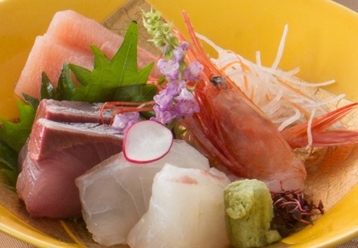 ANAクラウンプラザホテル富山。料理。日本海でとれた旬の魚介は、県外からのゲストにも喜ばれています