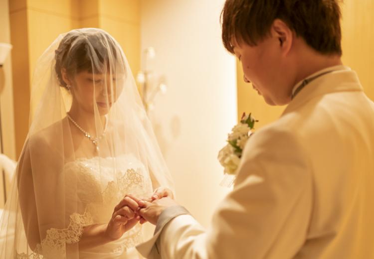 WEDDING SCENE WARAKU（ウェディング シーン 和楽）。ふたりの絆の証となる指輪交換の儀式は特別な瞬間
