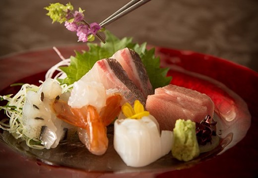 TONAMI翔凜館(砺波翔凜館)。旬の食材を活かした和洋折衷料理でゲストをおもてなし
