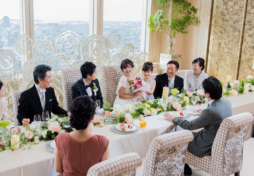 ホテル日航金沢。披露宴会場。50名までの『サンクリル』は少人数での結婚式に最適です